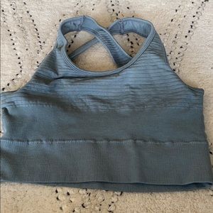 COPY - Alphalete vault sports bra